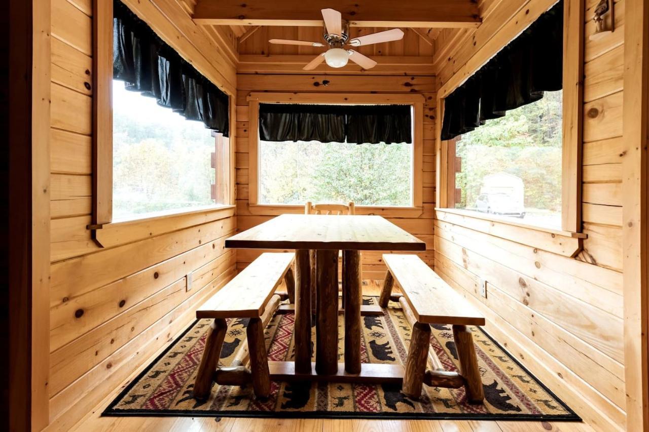 Smoky Mtn Hideaway - Cabin W/ Hot Tub & Pool Table Villa Sevierville Esterno foto