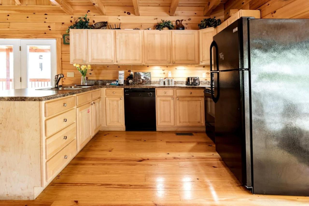 Smoky Mtn Hideaway - Cabin W/ Hot Tub & Pool Table Villa Sevierville Esterno foto