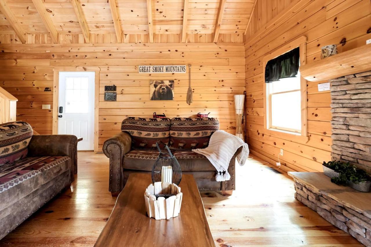 Smoky Mtn Hideaway - Cabin W/ Hot Tub & Pool Table Villa Sevierville Esterno foto