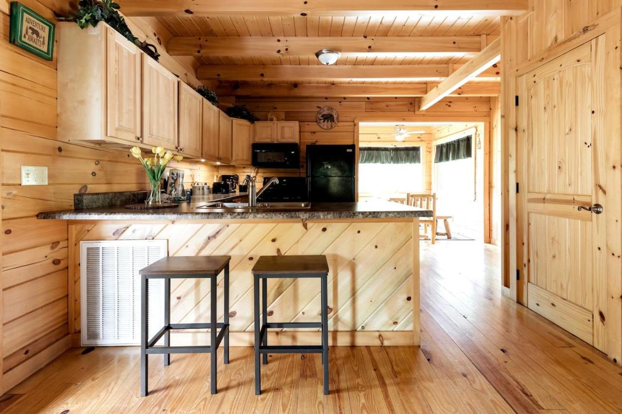 Smoky Mtn Hideaway - Cabin W/ Hot Tub & Pool Table Villa Sevierville Esterno foto