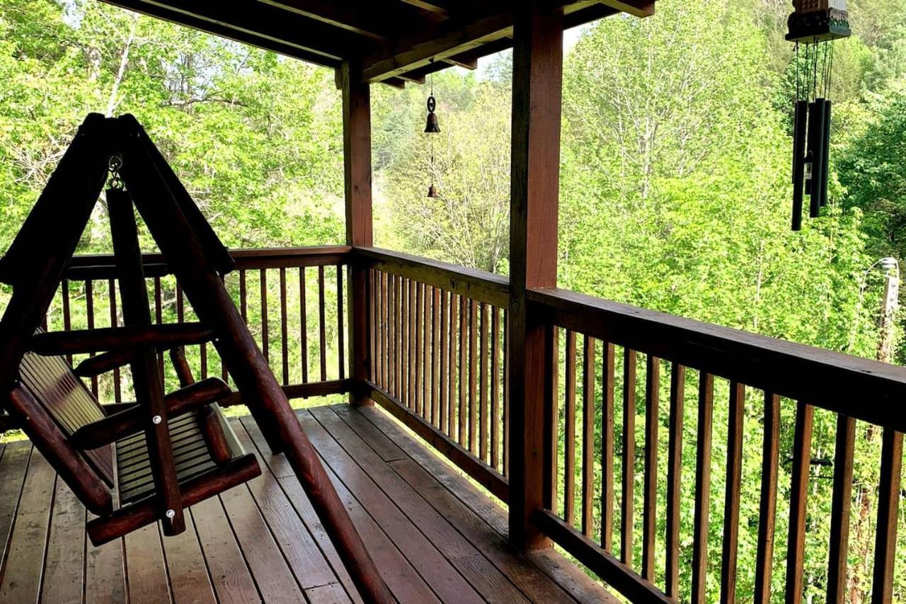 Smoky Mtn Hideaway - Cabin W/ Hot Tub & Pool Table Villa Sevierville Esterno foto